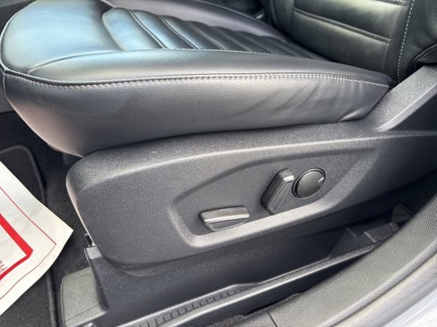 Used 2024 Ford Edge SEL image 9