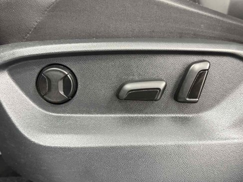 Used 2021 Volkswagen Tiguan SEL image 31