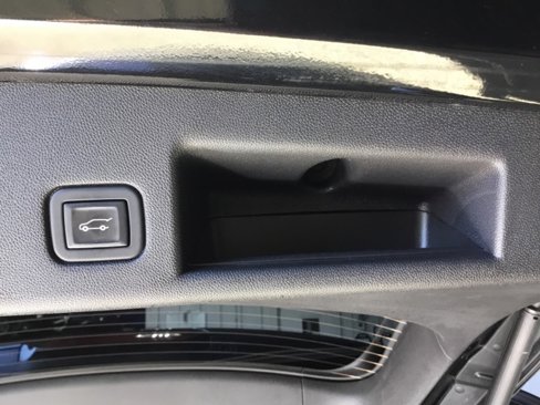 Used 2020 Chevrolet Equinox LT w/ Driver Convenience Package image 47