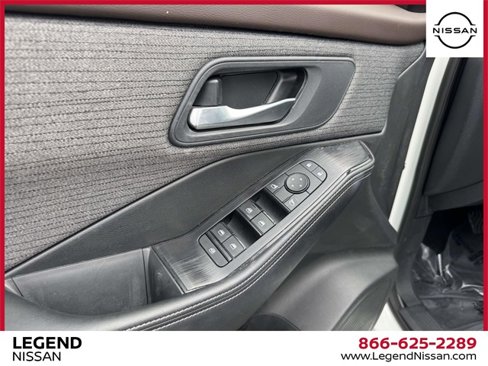 Certified 2022 Nissan Rogue SV image 14