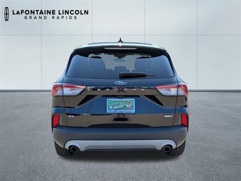 Used 2020 Ford Escape SE image 4