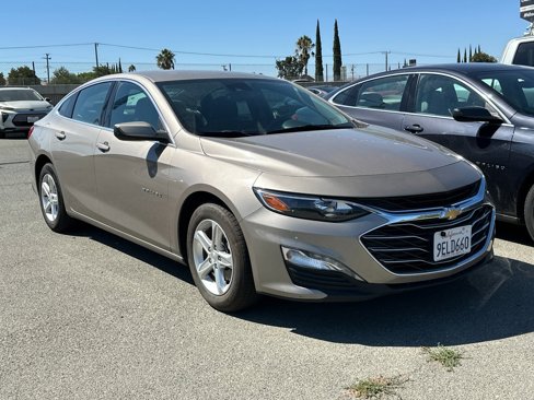 Used 2023 Chevrolet Malibu LT image 2