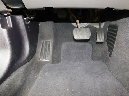 Used 2004 Ford Thunderbird image 15