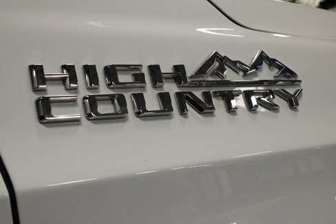 Used 2023 Chevrolet Suburban High Country w/ Premium Package 2 image 29