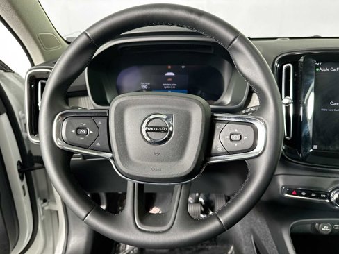 Certified 2025 Volvo XC40 B5 Plus image 11