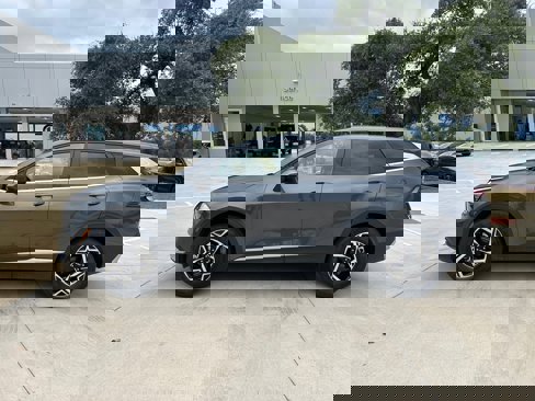 Used 2023 Kia Sportage LX image 3