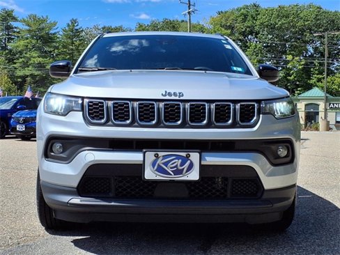 Used 2024 Jeep Compass Latitude image 24