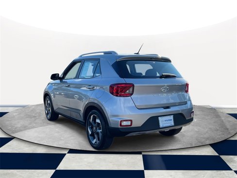 Certified 2023 Hyundai Venue SEL image 5