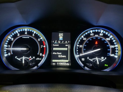 Used 2016 Toyota Highlander Limited image 18