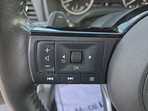 Used 2023 Nissan Rogue SV image 18
