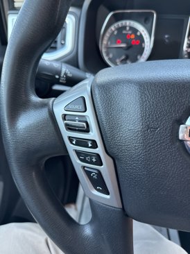 Used 2016 Nissan Titan SV image 18