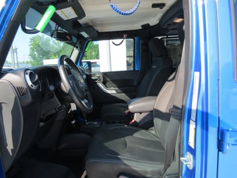 Used 2016 Jeep Wrangler Unlimited Sahara image 14