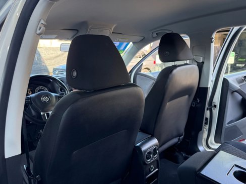 Used 2015 Volkswagen Tiguan S image 14