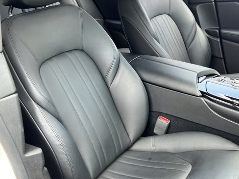 Used 2018 Maserati Levante image 30