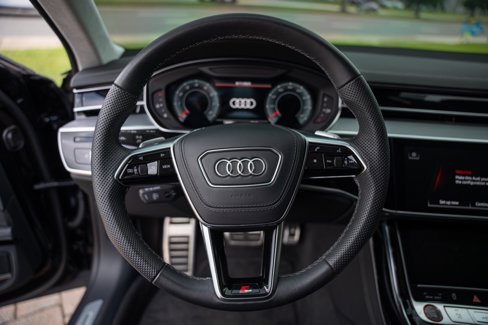 Used 2023 Audi S8 image 12