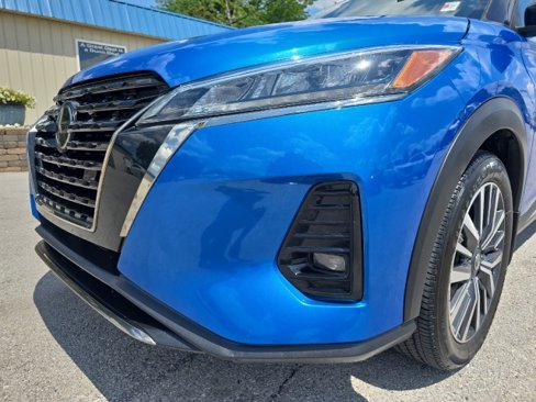 Used 2021 Nissan Kicks SR image 9