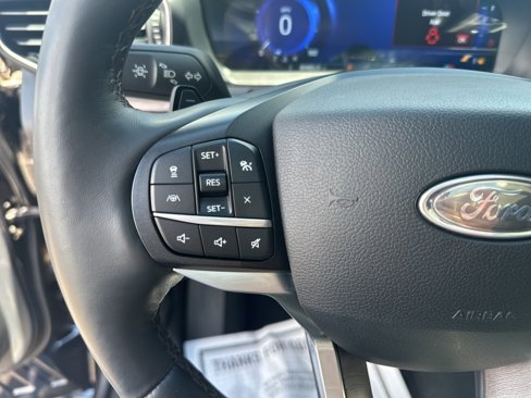 Used 2020 Ford Explorer Platinum w/ Premium Technology Package image 11