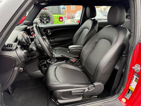 Used 2015 MINI Cooper 2-Door Hardtop w/ Premium Package image 10