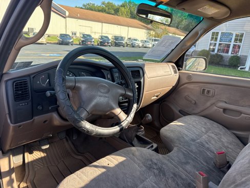 Used 2002 Toyota Tacoma 2WD Regular Cab image 12