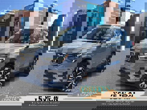 Certified 2024 Volvo XC40 B5 Ultimate w/ Climate Package image 1