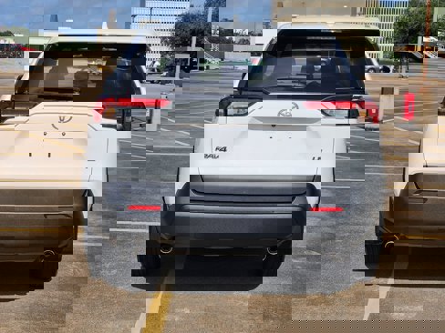 Used 2023 Toyota RAV4 LE image 7