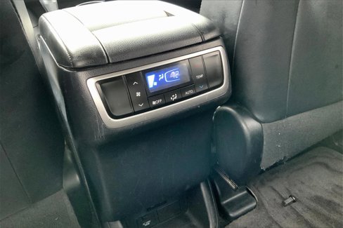 Used 2018 Toyota Highlander XLE image 10