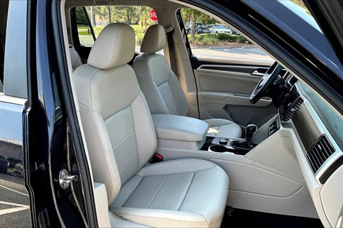 Used 2022 Volkswagen Atlas SE w/ Black Wheel Package image 8