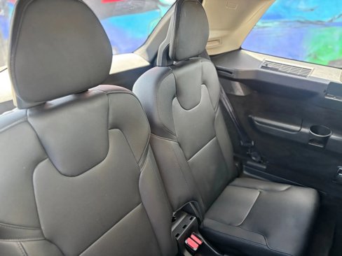 Used 2018 Volvo XC90 T6 Momentum w/ Convenience Package image 26