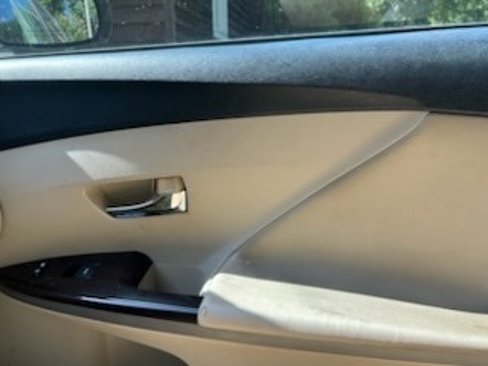 Used 2010 Toyota Venza image 4