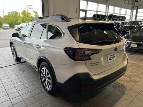 Used 2020 Subaru Outback Premium image 6