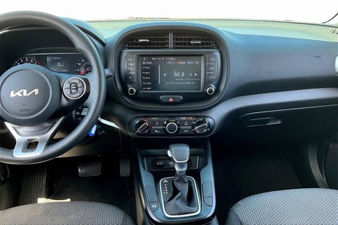 Used 2022 Kia Soul LX image 6