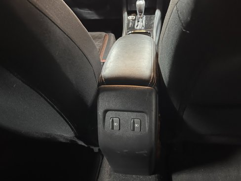Used 2023 Nissan Kicks SR image 12