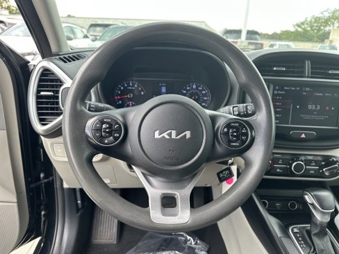 Used 2022 Kia Soul LX image 25