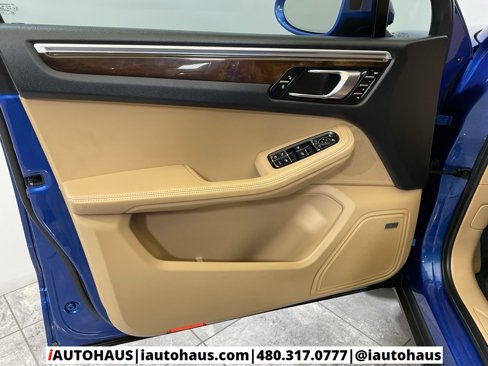 Used 2018 Porsche Macan image 35