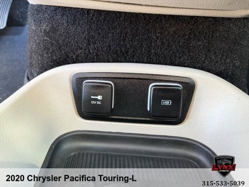 Used 2020 Chrysler Pacifica Touring-L image 33