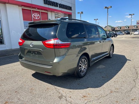 Used 2019 Toyota Sienna XLE image 5