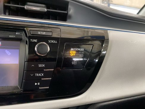 Used 2016 Toyota Corolla LE image 34