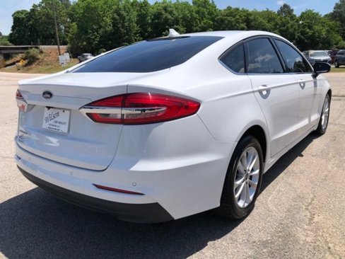 Used 2020 Ford Fusion SE image 6
