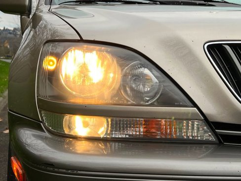 Used 1999 Lexus RX 300 4WD image 9