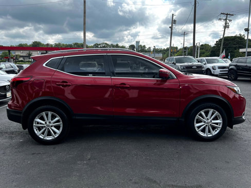 Used 2017 Nissan Rogue Sport SV w/ SV Premium Package image 4