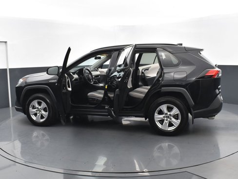 Used 2020 Toyota RAV4 XLE image 31