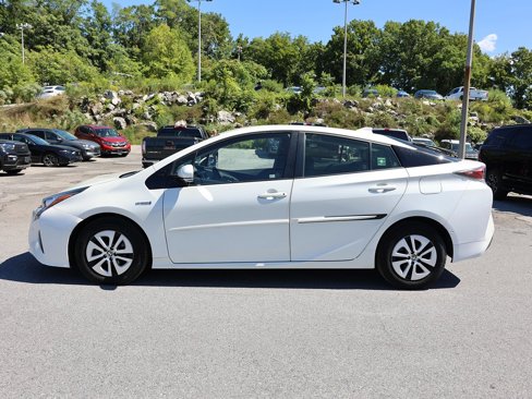 Used 2017 Toyota Prius Four image 8