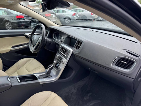 Used 2018 Volvo S60 T5 Dynamic w/ Vision Package image 11