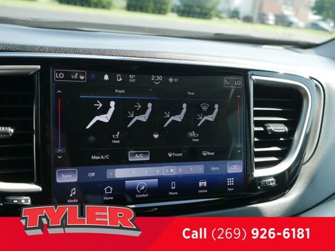 Used 2023 Chrysler Pacifica Touring-L image 53