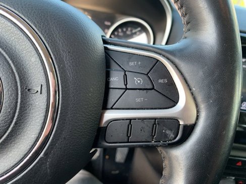 Used 2018 Jeep Compass Altitude w/ Popular Equipment Group image 19