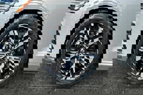 Certified 2025 Volvo S60 B5 Core image 12