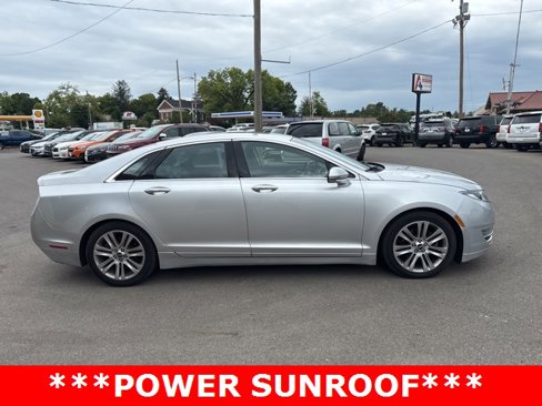 Used 2013 Lincoln MKZ image 2