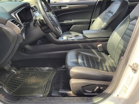 Used 2018 Ford Fusion SE w/ Fusion SE Technology Package image 5