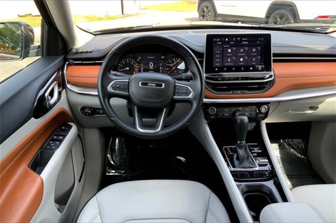 Used 2022 Jeep Compass Limited image 5