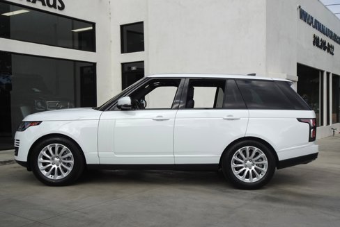 Used 2020 Land Rover Range Rover HSE image 3
